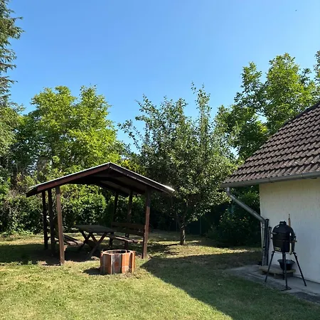 Fekete Szakall Nyaralo * Balatonkeresztúr