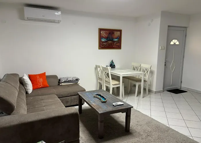 Fekete Szakall Nyaralo