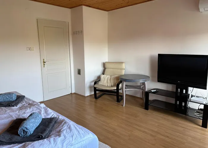 Fekete Szakall Nyaralo Balatonkeresztúr